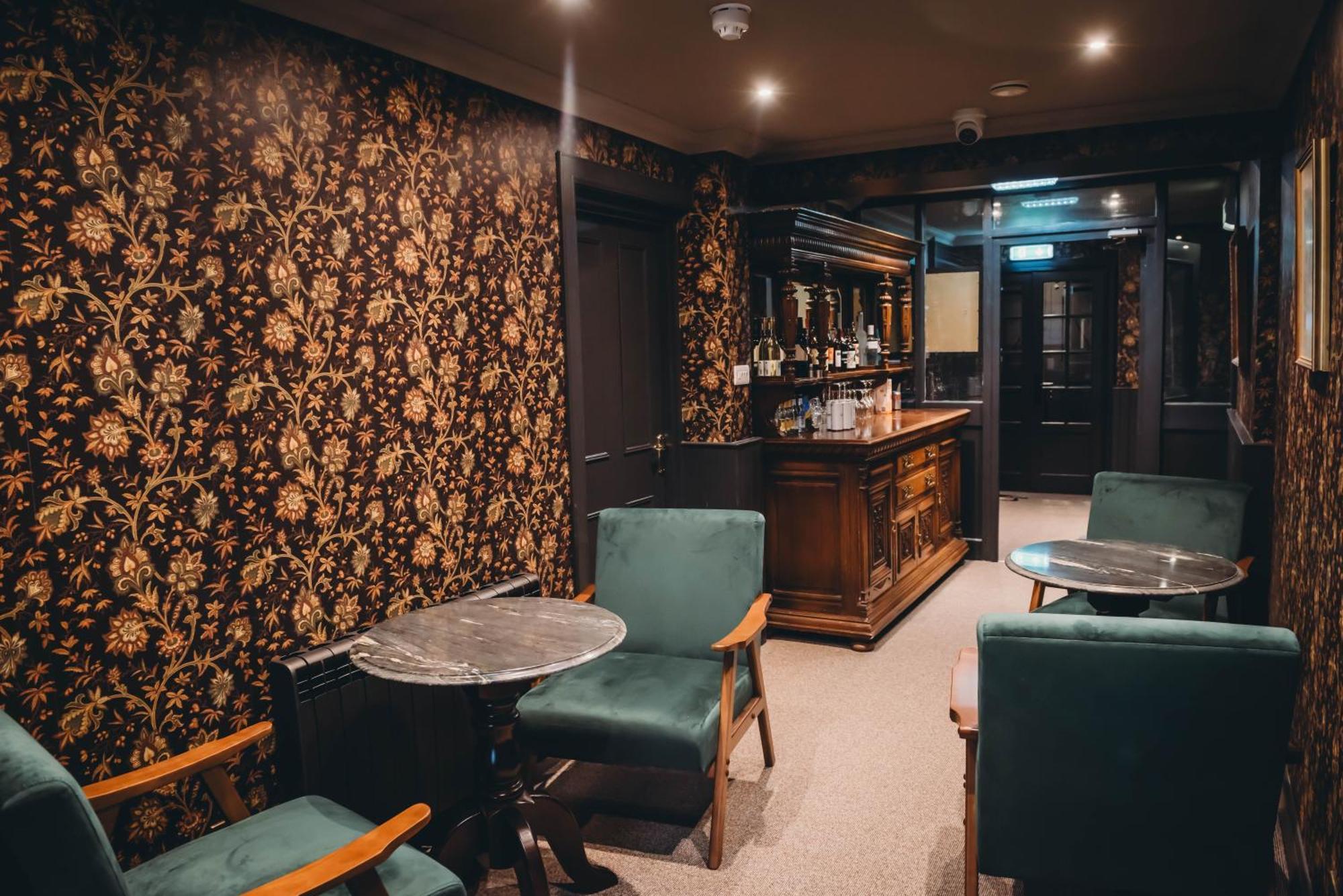 Roslyn House Hotel Tobermory Bagian luar foto