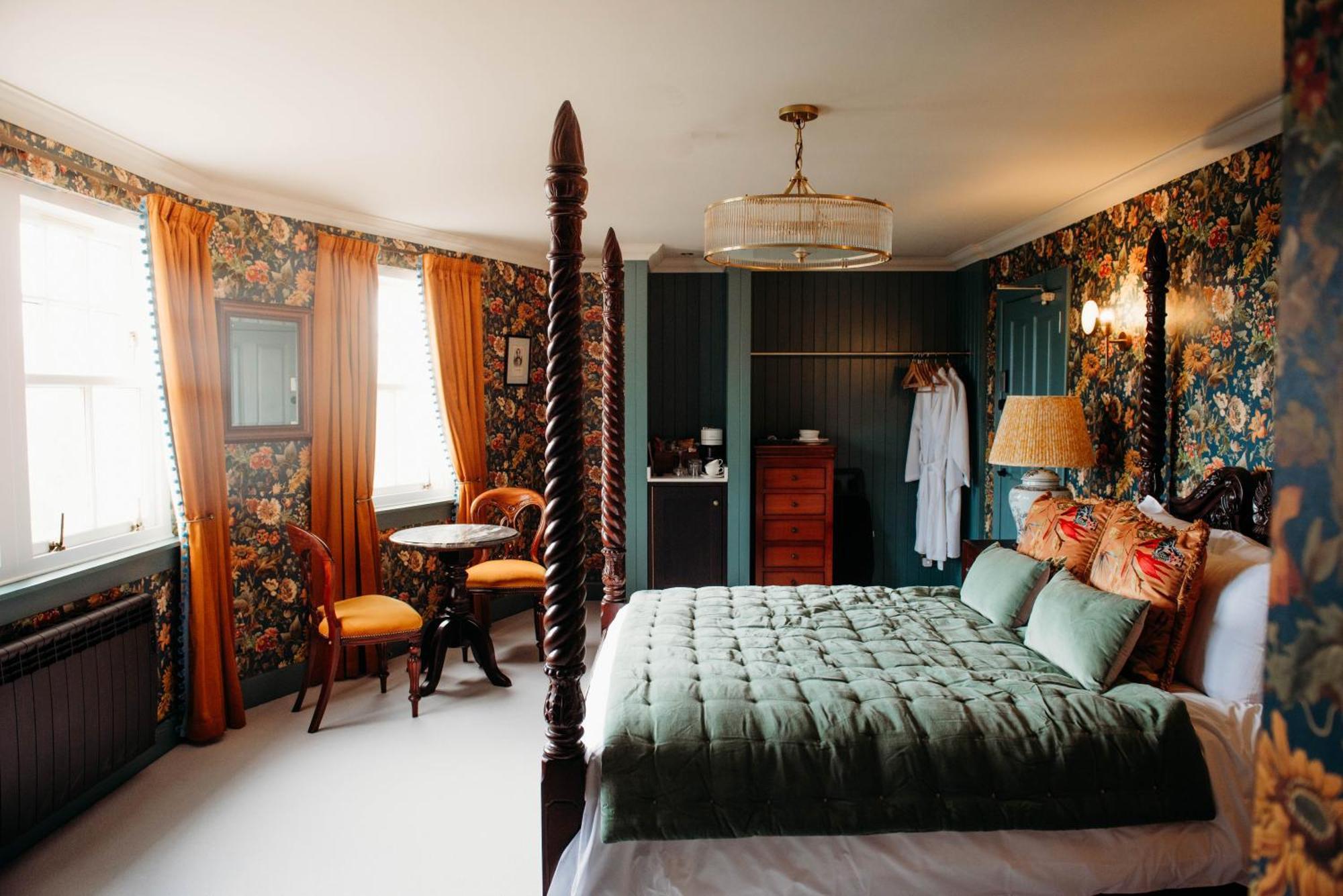 Roslyn House Hotel Tobermory Bagian luar foto
