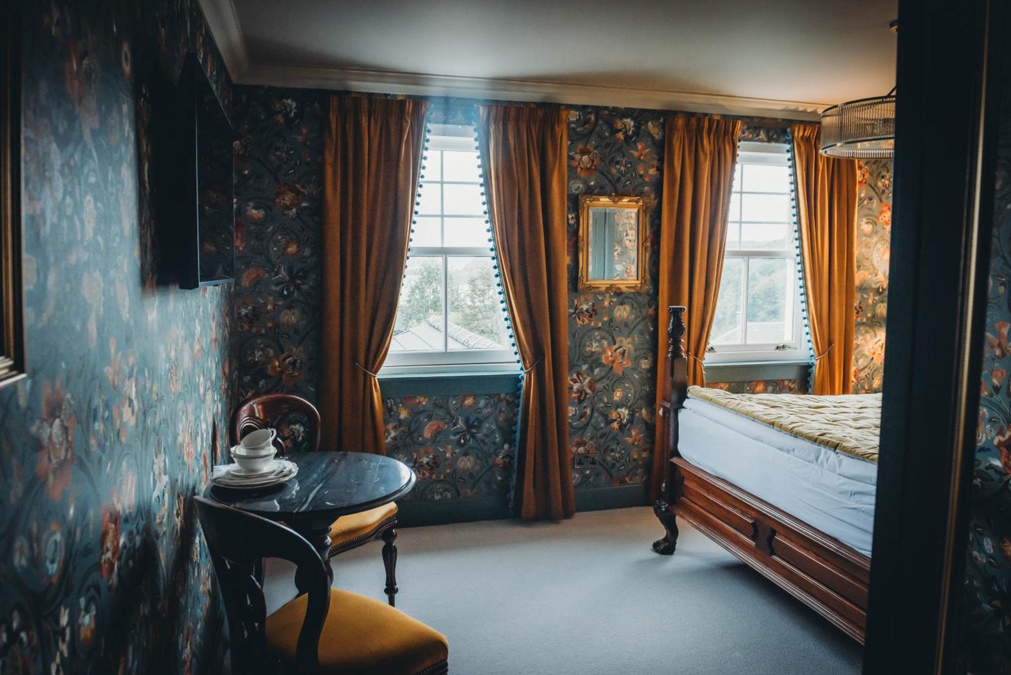 Roslyn House Hotel Tobermory Bagian luar foto