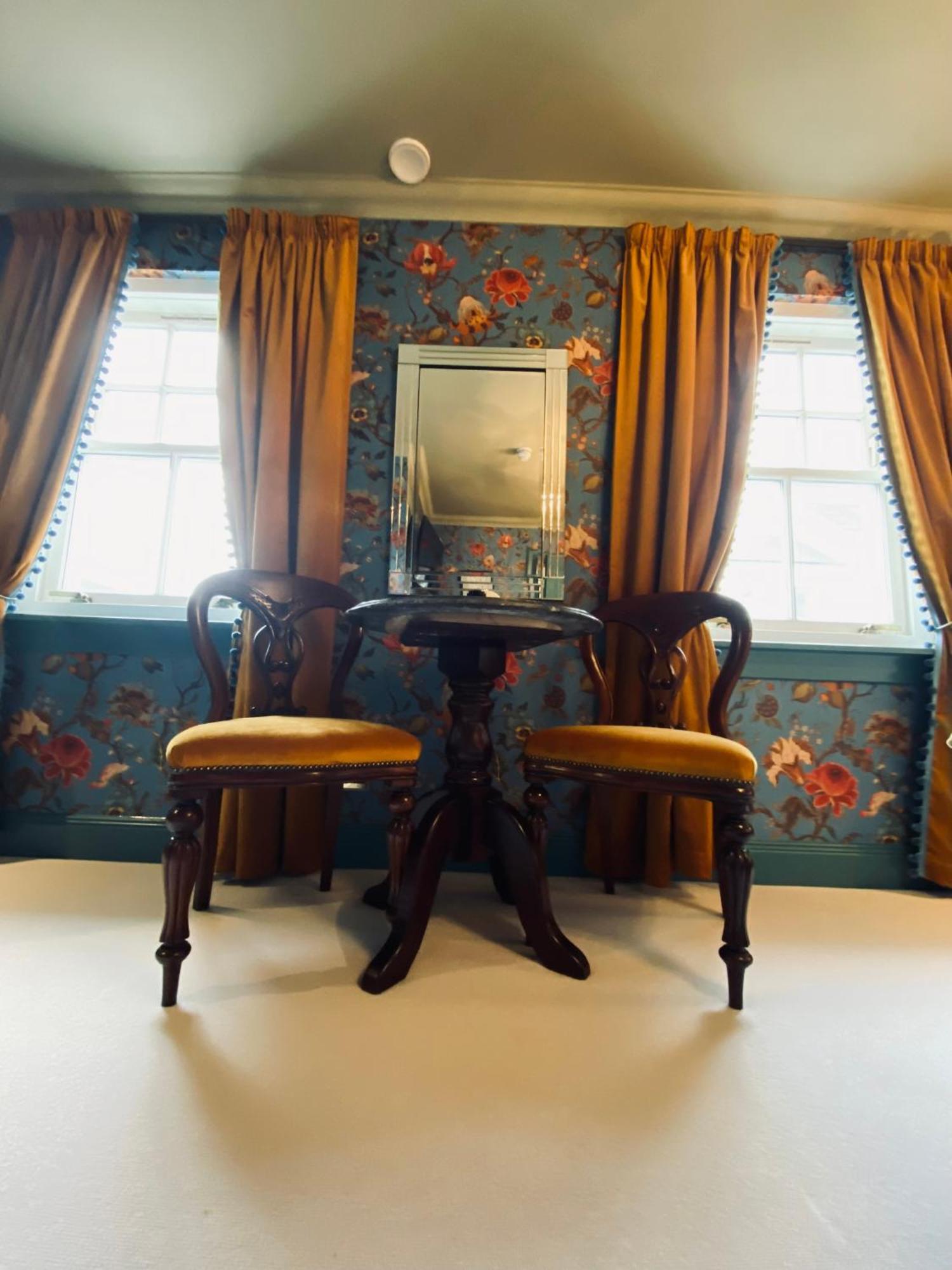 Roslyn House Hotel Tobermory Bagian luar foto
