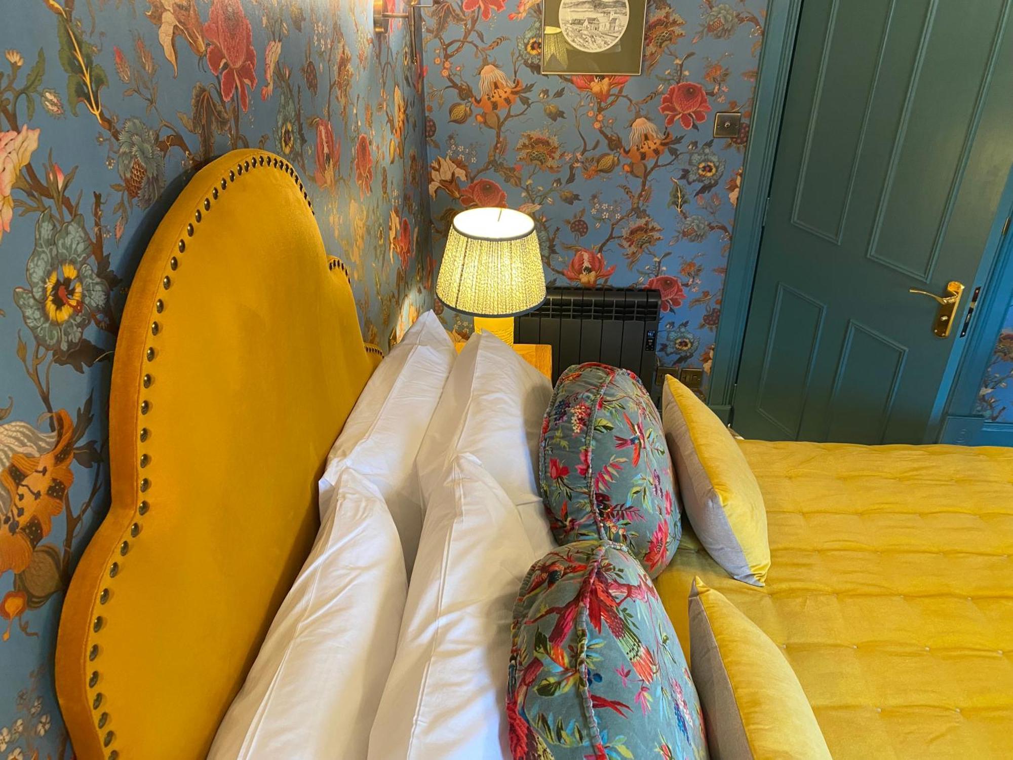 Roslyn House Hotel Tobermory Bagian luar foto